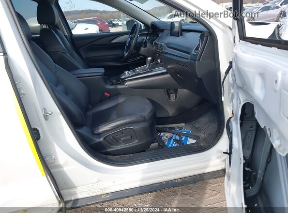 JM3TCACY5J0218908 2018 MAZDA CX-9 Белый Вид салона спереди