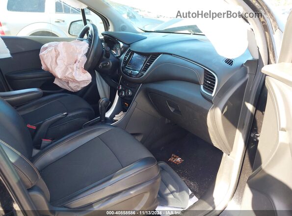 KL7CJLSB6MB340965 2021 CHEVROLET TRAX Черный Вид салона спереди