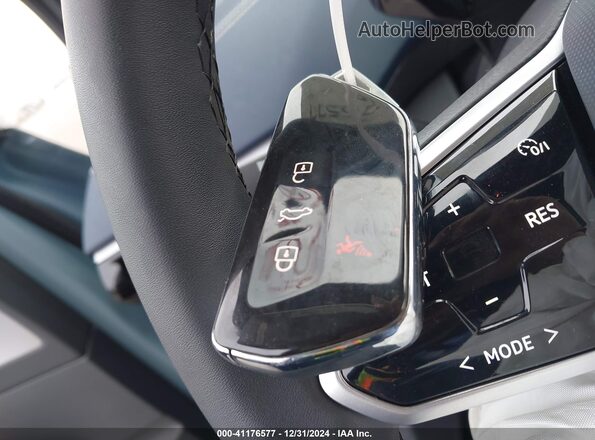 1V25MPE86RC007420 2024 VOLKSWAGEN ID.4 Blue Vista del salpicadero