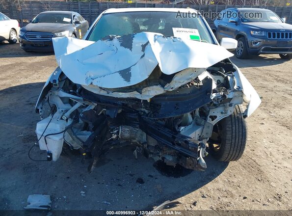 3N1AB7AP0KY234721 2019 NISSAN SENTRA White Widok z przodu