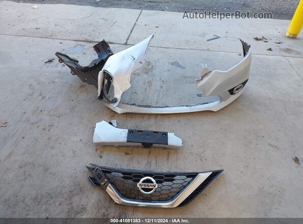 3N1AB7AP9JL642291 2018 NISSAN SENTRA Silver Instrument cluster view