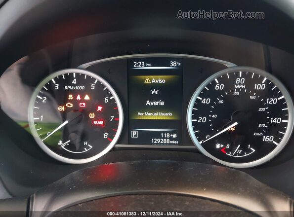3N1AB7AP9JL642291 2018 NISSAN SENTRA Silver Rear seats view