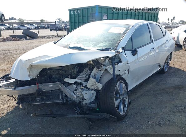 JHMZC5F10KC005792 2019 HONDA CLARITY White Front view