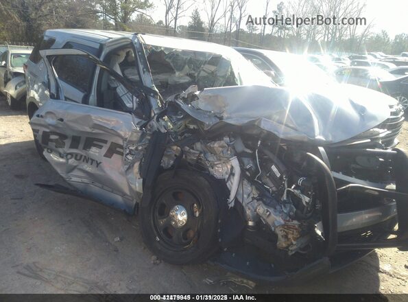 1FM5K8AR4JGA99700 2018 FORD POLICE INTERCEPTOR Silver Front view