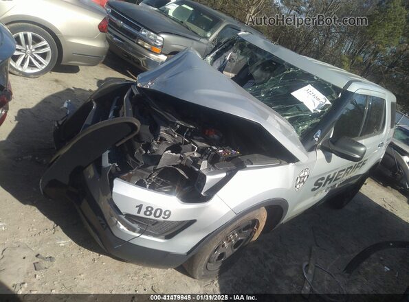 1FM5K8AR4JGA99700 2018 FORD POLICE INTERCEPTOR Silver Front left