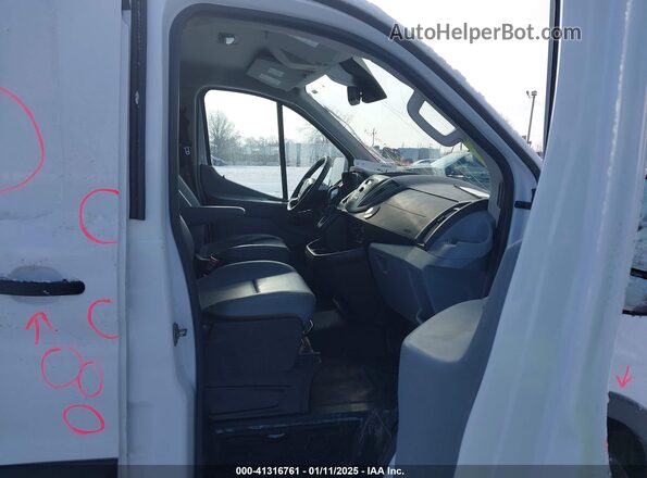 1FTYE1YM2GKB48747 2016 FORD TRANSIT-150 Белый Вид салона спереди