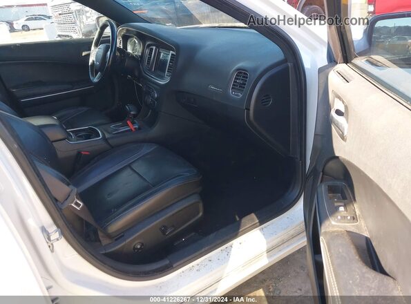 2C3CDXBG3KH653137 2019 DODGE CHARGER White Սալոնի դիմացի տեսք