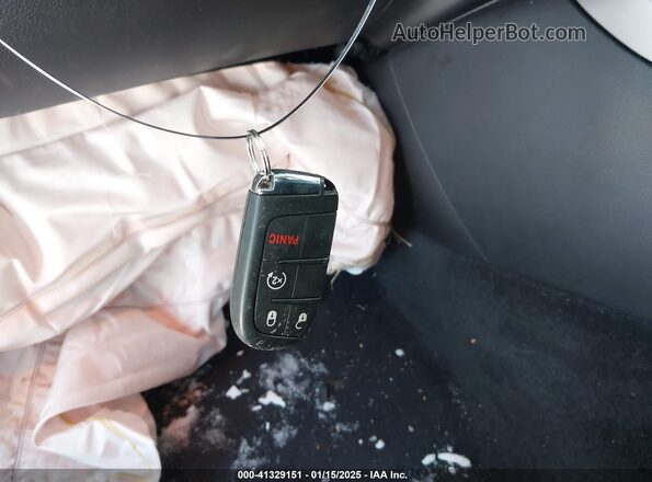 3C4NJDCB6KT674716 2019 JEEP COMPASS Red Առջևի վահանակի տեսք