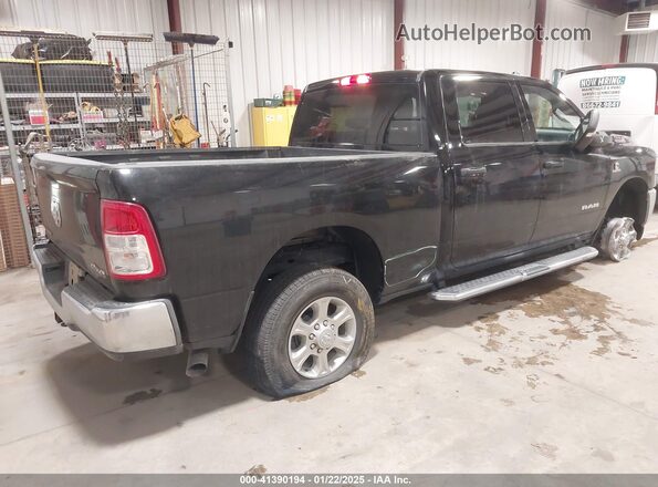 3C6UR5DL3RG247733 2024 RAM 2500 Black Задня права чверть