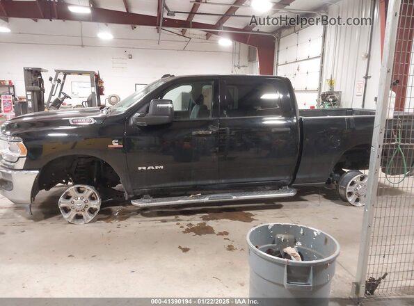 3C6UR5DL3RG247733 2024 RAM 2500 Black Панорамний вид салону 360°