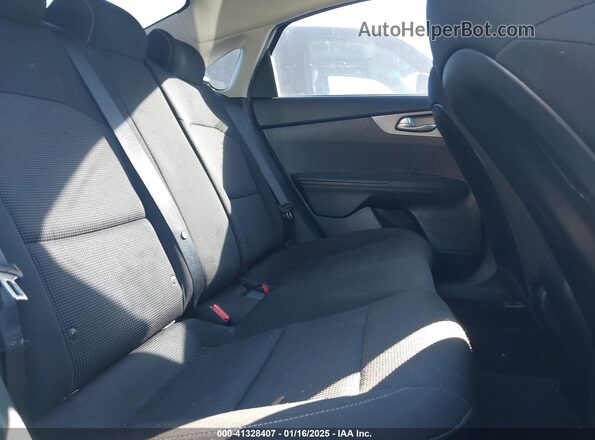 3KPF24AD9KE076713 2019 KIA FORTE White Vista de la etiqueta del VIN