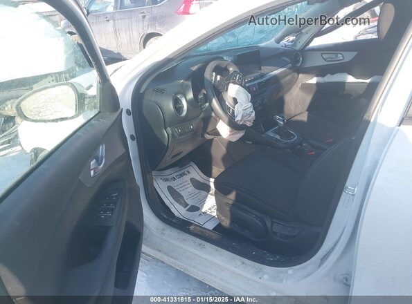 3KPF24AD9PE577155 2023 KIA FORTE White Սալոնի դիմացի տեսք