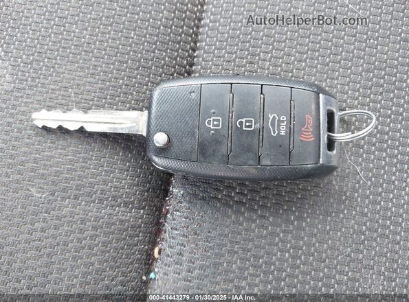 3KPFK4A76HE085680 2017 KIA FORTE Blue 