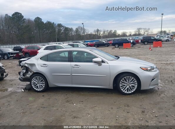 58ABK1GG2GU010970 2016 LEXUS ES Silver Widok wnętrza z tyłu