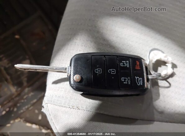 KNDMB5C10G6121308 2016 KIA SEDONA Burgundy Вид панелі приладів