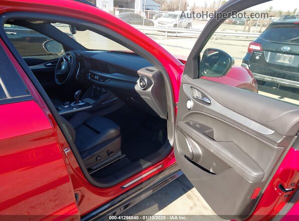 ZASPAKBN9R7D78295 2024 ALFA ROMEO STELVIO Red Вид салону спереду