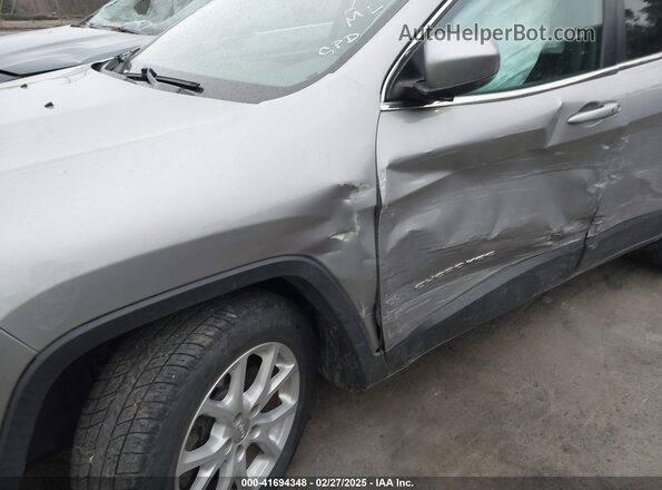 1C4PJLLB0JD509803 2018 JEEP CHEROKEE LATITUDE PL Silver Դիմացի տեսք