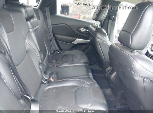 1C4PJMLB3JD562727 2018 JEEP CHEROKEE LATITUDE PL Dark Blue Вид наклейки с VIN-кодом