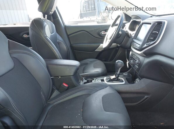 1C4PJMLB5JD609675 2018 JEEP CHEROKEE LATITUDE PL Красный Вид салона спереди