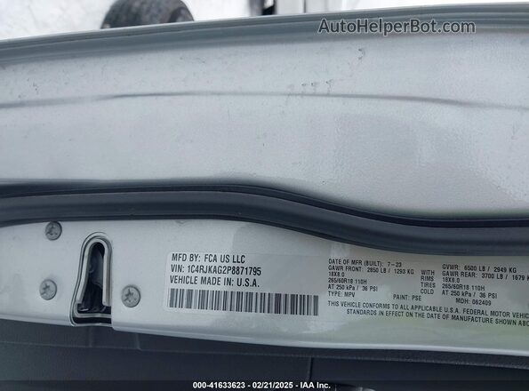 1C4RJKAG2P8871795 2023 JEEP GRAND CHEROKEE L Silver Вид підкапотного простору