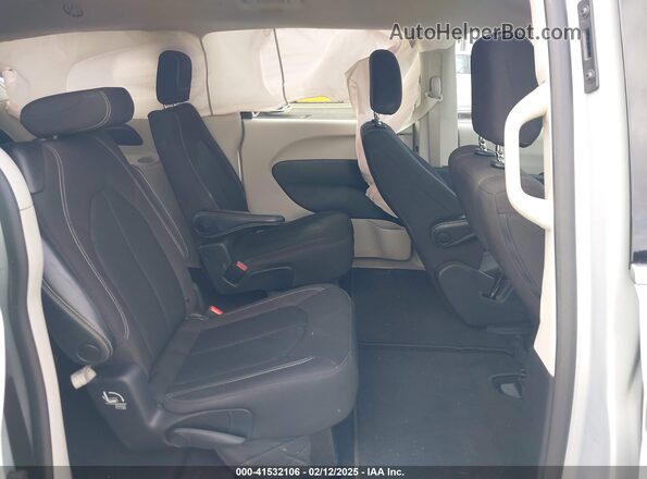2C4RC1CG4NR211535 2022 CHRYSLER VOYAGER Silver 