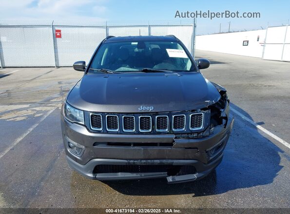 3C4NJCBB0KT677302 2019 JEEP COMPASS Серый Вид щитка приборов