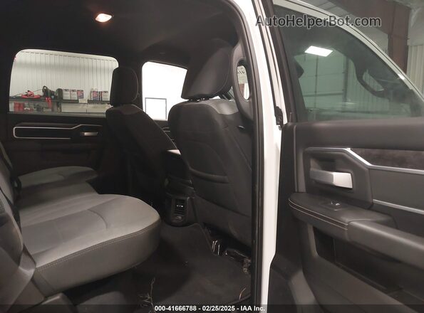 3C6UR5DL4RG291692 2024 RAM 2500 White VIN sticker view