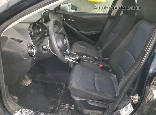 3MYDLBYV6HY185937 2017 TOYOTA YARIS Blue 