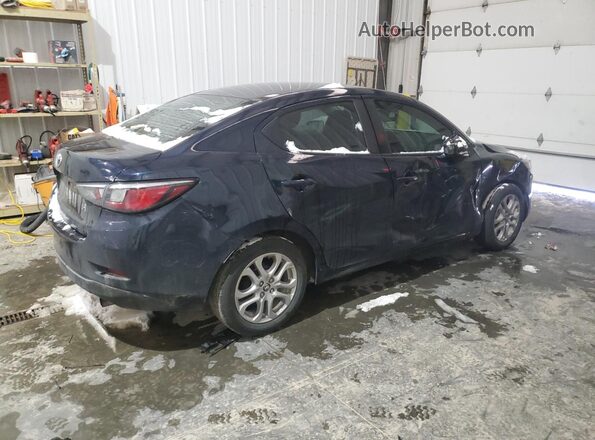 3MYDLBYV6HY185937 2017 TOYOTA YARIS Blue 