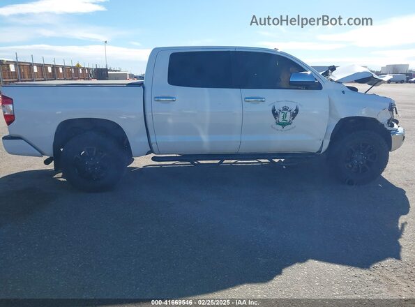 5TFHY5F17KX866880 2019 TOYOTA LIMITED Белый Вид задней части салона