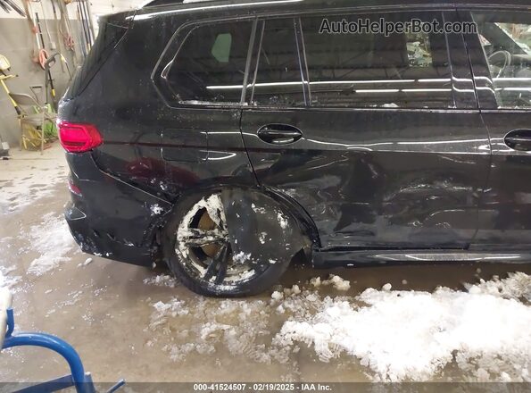 5UXCX6C01N9M34758 2022 BMW X7 Black Вид спереду