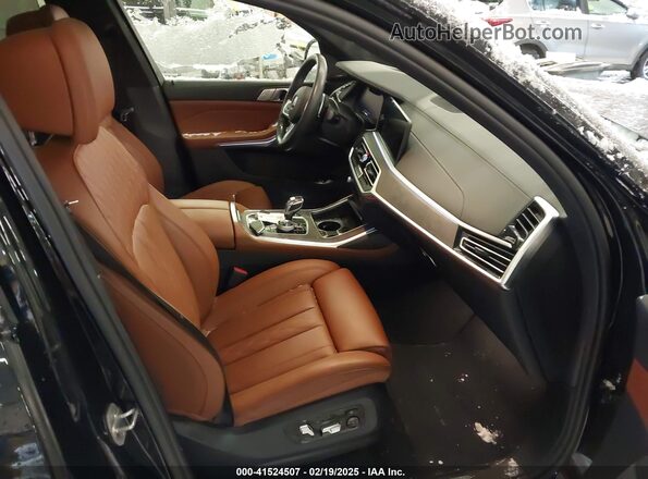 5UXCX6C01N9M34758 2022 BMW X7 Black Вид салону спереду