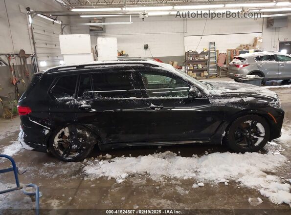 5UXCX6C01N9M34758 2022 BMW X7 Black Вид задньої частини салону
