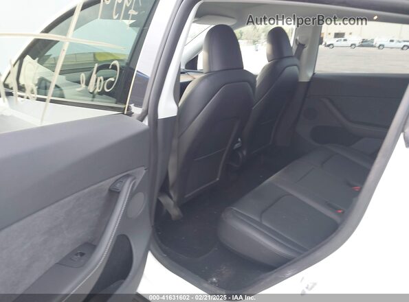 7SAYGDEE3PA123054 2023 TESLA MODEL Y White Vista de la etiqueta del VIN
