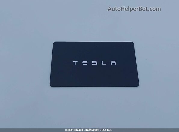 7SAYGDEE5RF117892 2024 TESLA MODEL Y Белый Вид панели приборов