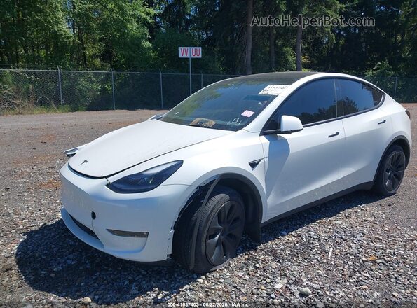 7SAYGDEE5RF117892 2024 TESLA MODEL Y Белый Передняя левая четверть