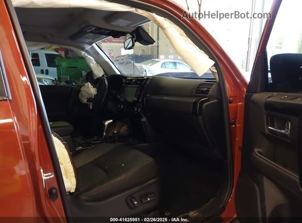 JTELU5JR4R6232473 2024 TOYOTA 4RUNNER Orange Սալոնի դիմացի տեսք