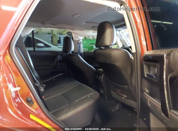 JTELU5JR4R6232473 2024 TOYOTA 4RUNNER Orange VIN կոդի պիտակի տեսք