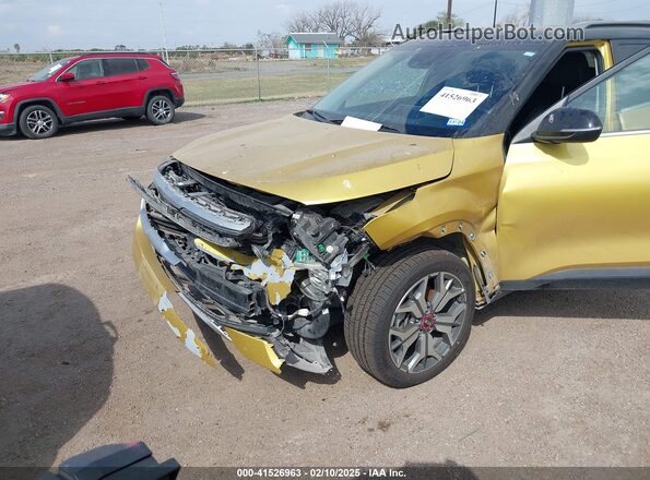 KNDETCA23M7060043 2021 KIA SELTOS Yellow 