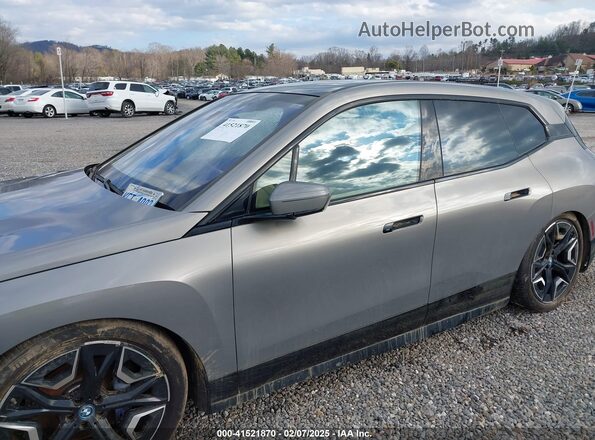 WB533CF09PCM64129 2023 BMW IX Gray Front view