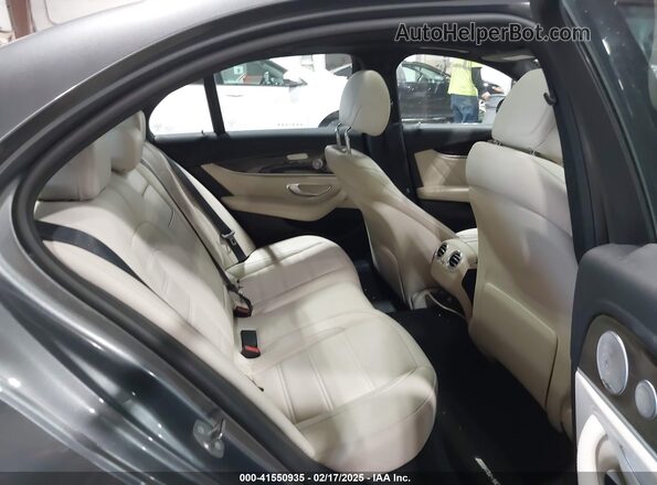 WDDZF6EB8JA384999 2018 MERCEDES-BENZ AMG E 43 Gray Vista de la etiqueta del VIN