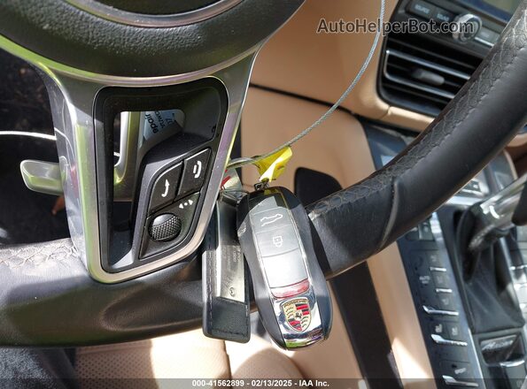 WP1AB2A5XKLB33305 2019 PORSCHE MACAN White Widok deski rozdzielczej