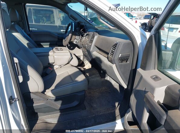 1FTEX1CB9JKF21311 2018 FORD F150 White Widok wnętrza z przodu