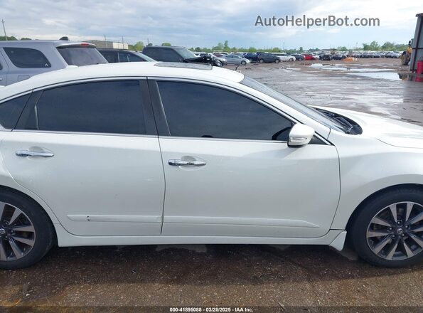 1N4AL3AP4GC236206 2016 NISSAN ALTIMA White Вид задньої частини салону