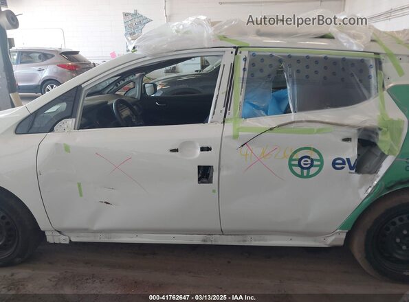 1N4AZ1BV5PC559857 2023 NISSAN LEAF White 