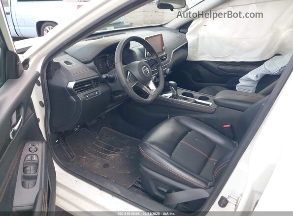 1N4BL4CV3MN318580 2021 NISSAN ALTIMA White Вид салону спереду