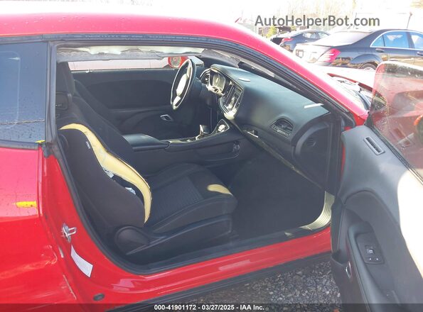 2C3CDZAG3MH627024 2021 DODGE CHALLENGER Red Widok wnętrza z przodu