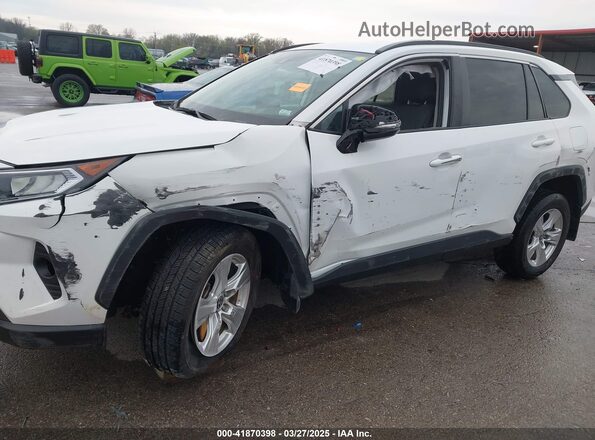 2T3P1RFV5MC226296 2021 TOYOTA LE White Front view