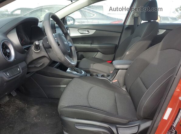 3KPF24AD0PE666743 2023 KIA FORTE Orange Vista interior delantera