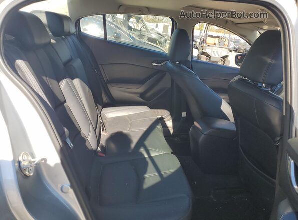 3MZBN1V31JM276203 2018 MAZDA 3 Silver Rear seats view
